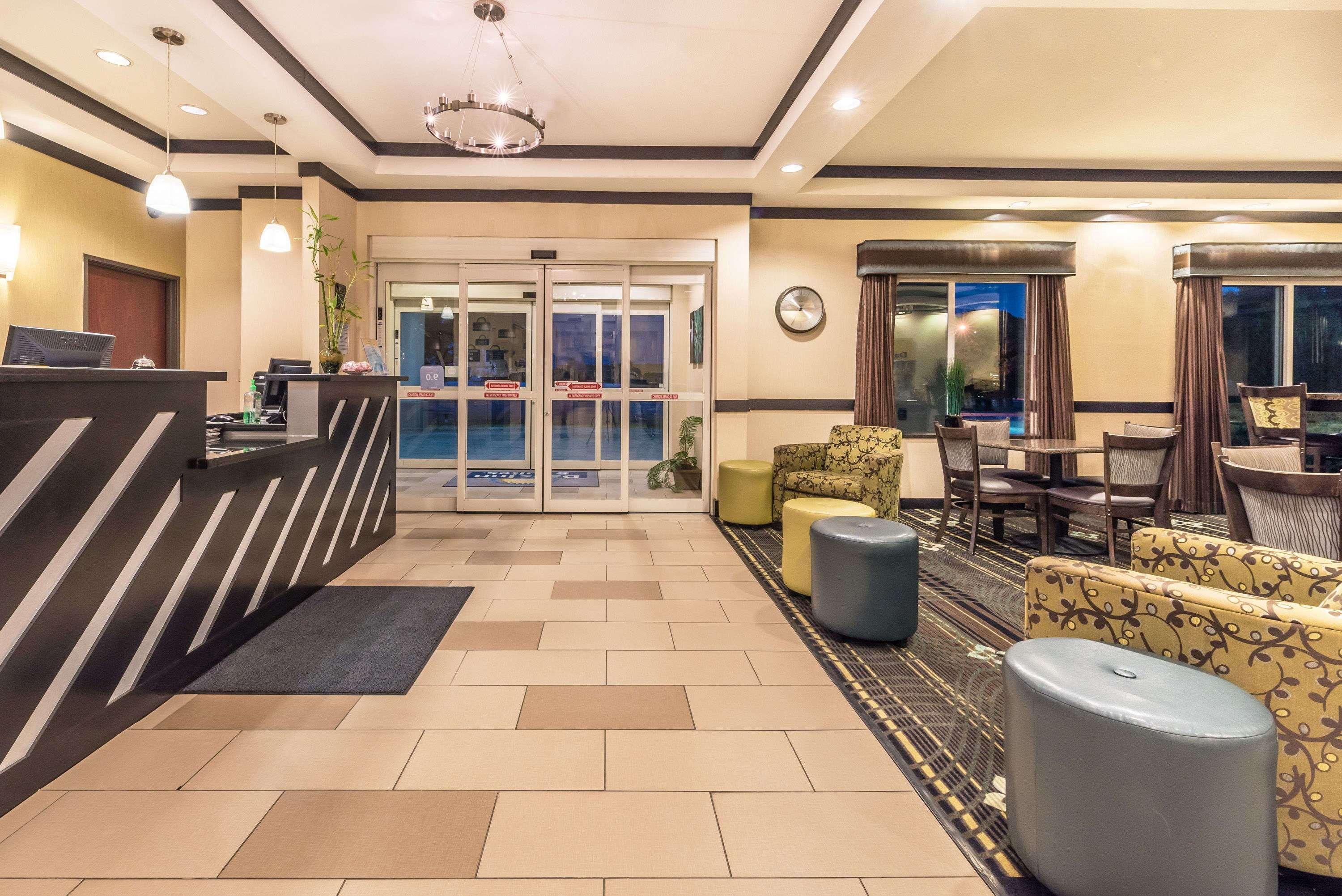 Days Inn & Suites By Wyndham Mineral Wells Exteriör bild