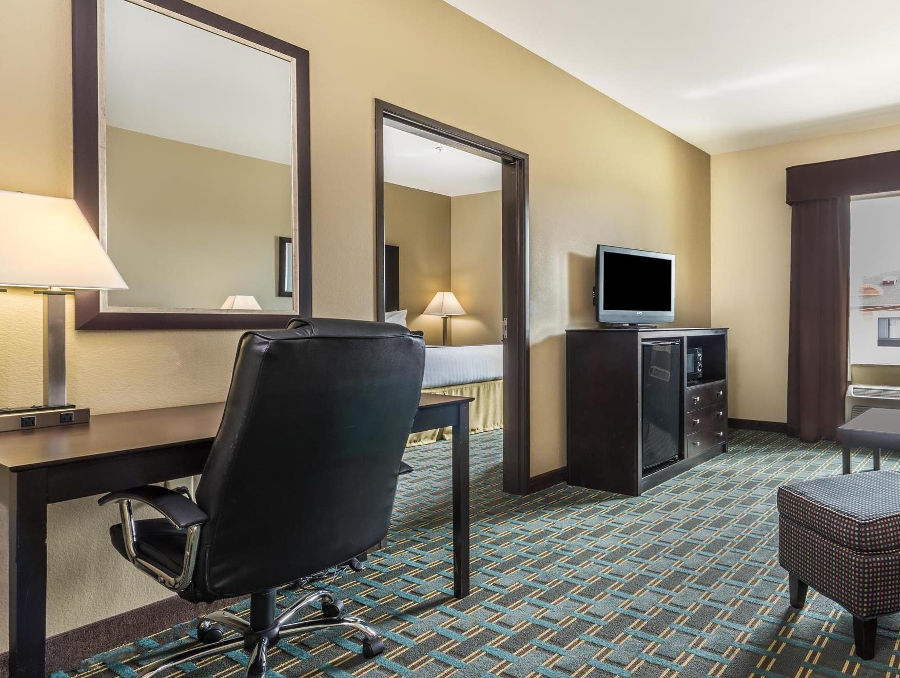 Days Inn & Suites By Wyndham Mineral Wells Exteriör bild