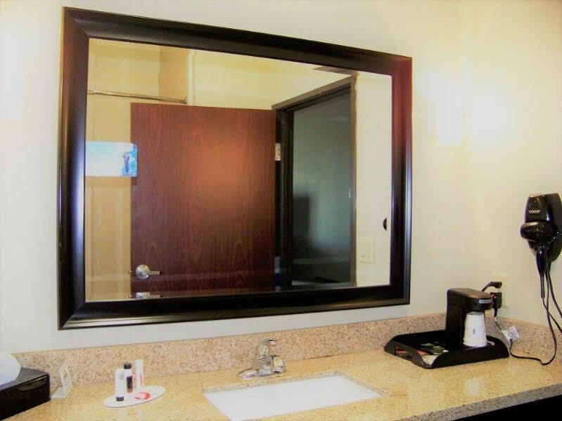 Days Inn & Suites By Wyndham Mineral Wells Exteriör bild